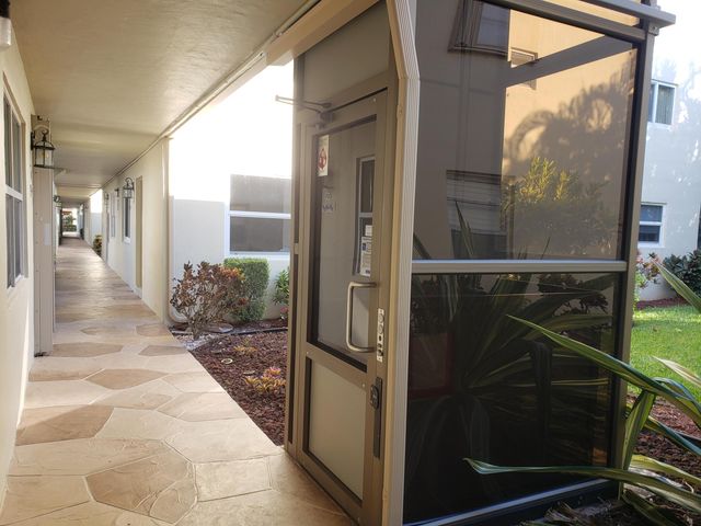 874 Flanders S, Delray Beach, FL 33484