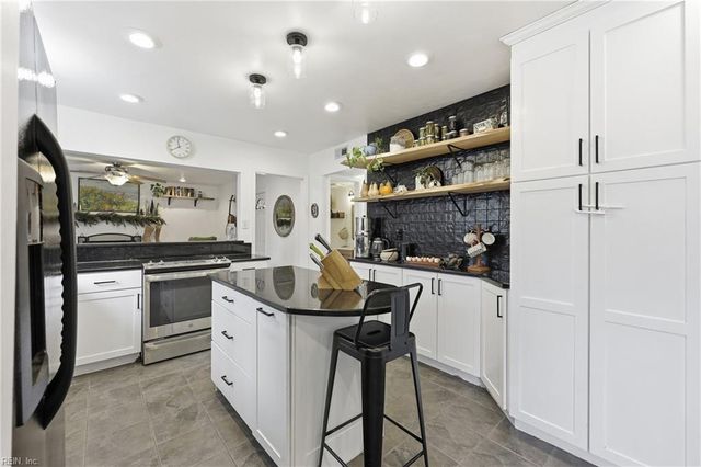 2512 Olympic CT, Virginia Beach, VA 23453