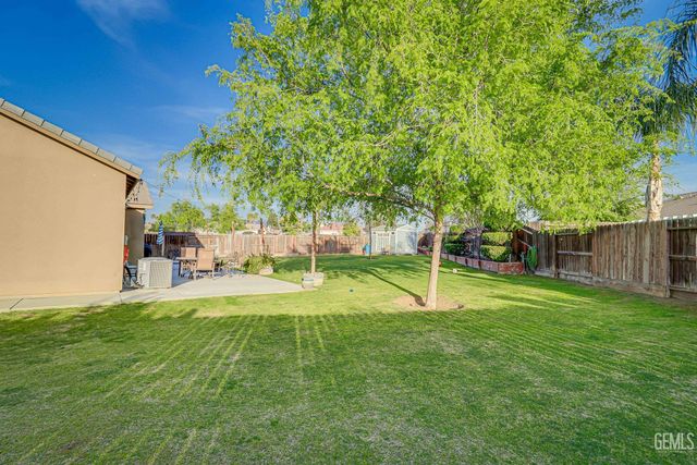 10905 Mountainside Drive, Bakersfield, CA 93306