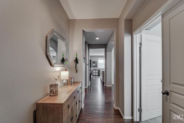 10905 Mountainside Drive, Bakersfield, CA 93306