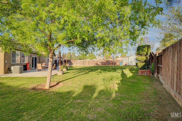 10905 Mountainside Drive, Bakersfield, CA 93306
