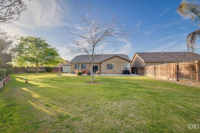 10905 Mountainside Drive, Bakersfield, CA 93306