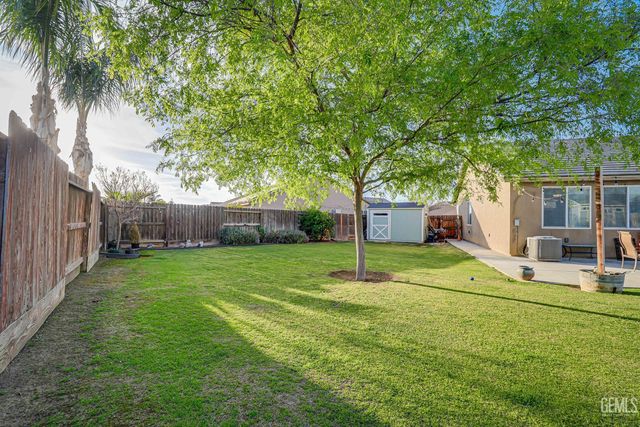 10905 Mountainside Drive, Bakersfield, CA 93306