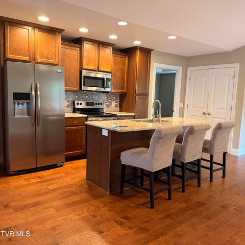 222 Bradford Lane, Bristol, TN 37620