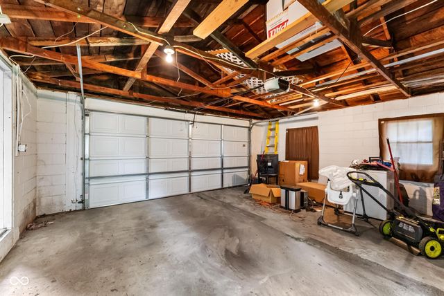 10977 E County Road 1025 N, Seymour, IN 47274