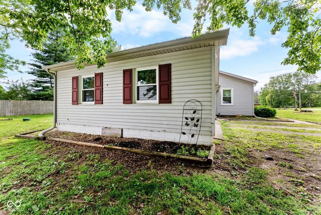10977 E County Road 1025 N, Seymour, IN 47274