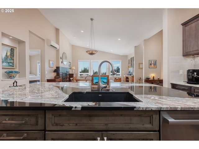 108 SEA CREST Ct, Otter Rock, OR 97369