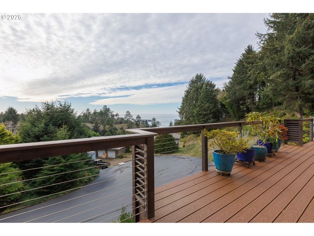 108 SEA CREST Ct, Otter Rock, OR 97369