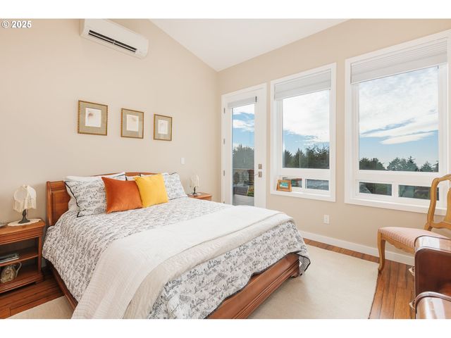 108 SEA CREST Ct, Otter Rock, OR 97369