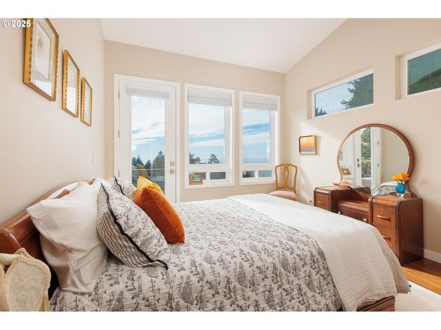 108 SEA CREST Ct, Otter Rock, OR 97369