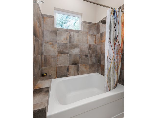 108 SEA CREST Ct, Otter Rock, OR 97369