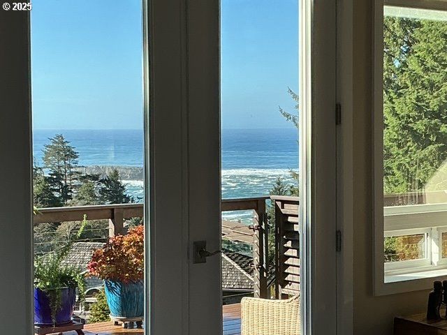 108 SEA CREST Ct, Otter Rock, OR 97369