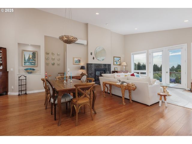 108 SEA CREST Ct, Otter Rock, OR 97369