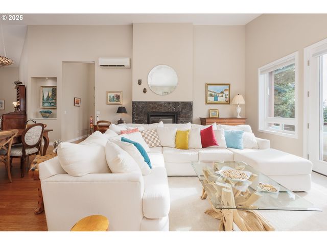 108 SEA CREST Ct, Otter Rock, OR 97369