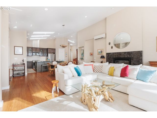 108 SEA CREST Ct, Otter Rock, OR 97369