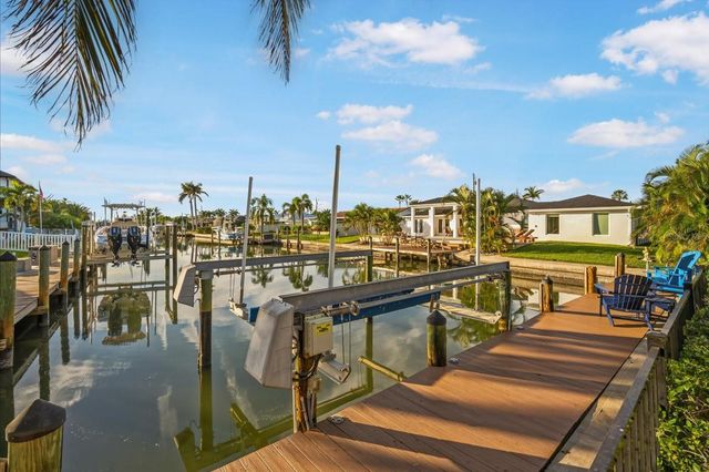664 KEY ROYALE DRIVE, Holmes Beach, FL 34217