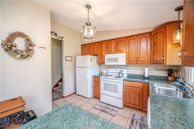 6142 Fairview Road, Austintown, OH 44515