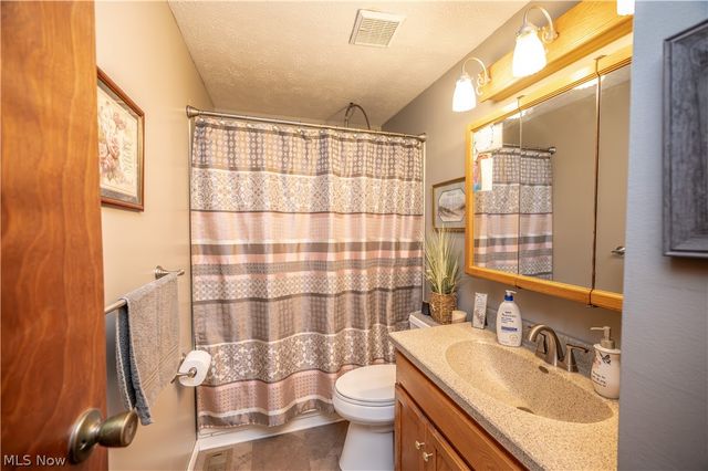 6142 Fairview Road, Austintown, OH 44515