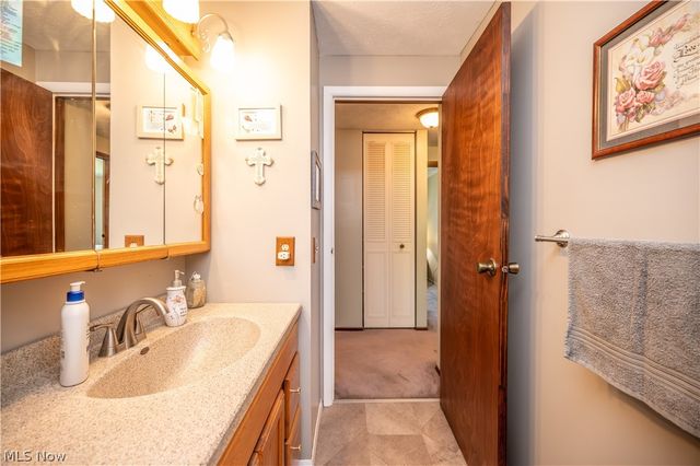 6142 Fairview Road, Austintown, OH 44515