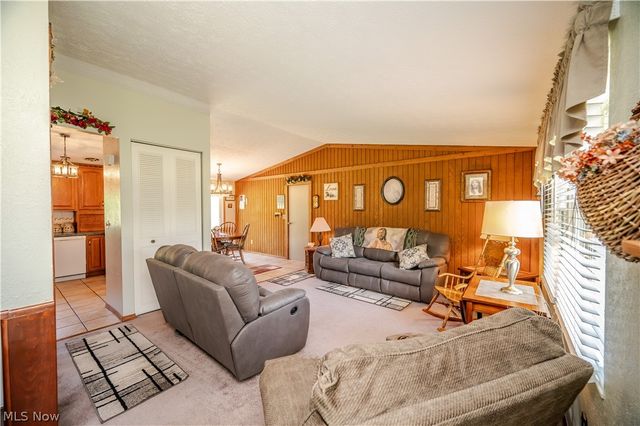 6142 Fairview Road, Austintown, OH 44515