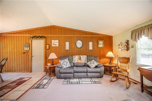 6142 Fairview Road, Austintown, OH 44515