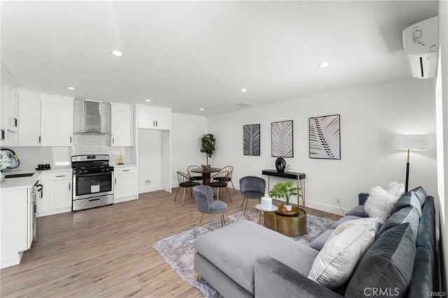 11445 Saticoy Street, North Hollywood, CA 91605