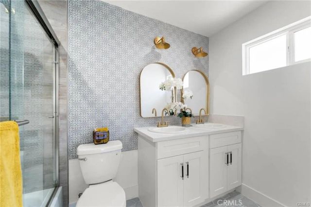 11445 Saticoy Street, North Hollywood, CA 91605