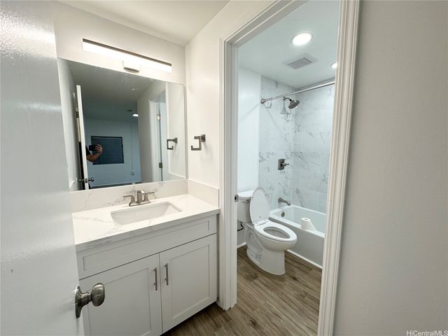 3228 Monsarrat Avenue, Honolulu, HI 96815