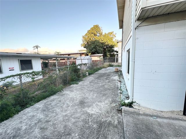 3228 Monsarrat Avenue, Honolulu, HI 96815