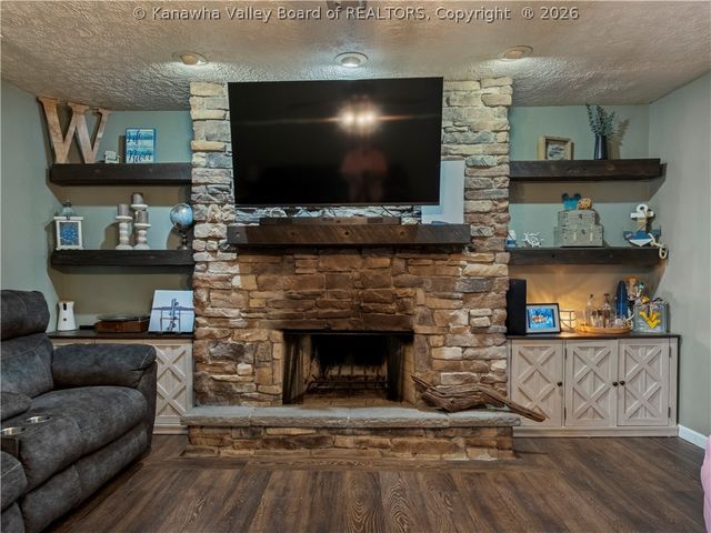 1518 Fenton Circle, Nitro, WV 25143