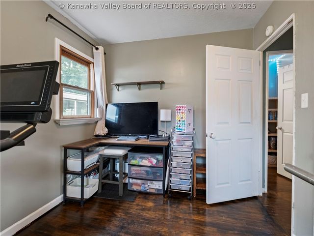 1518 Fenton Circle, Nitro, WV 25143