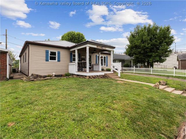 1518 Fenton Circle, Nitro, WV 25143