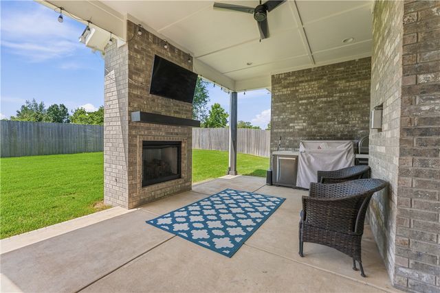 1105 SW Alleghany Avenue, Bentonville, AR 72713