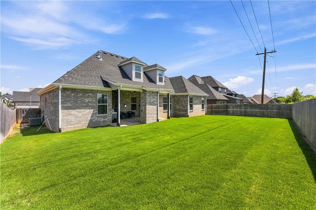 1105 SW Alleghany Avenue, Bentonville, AR 72713