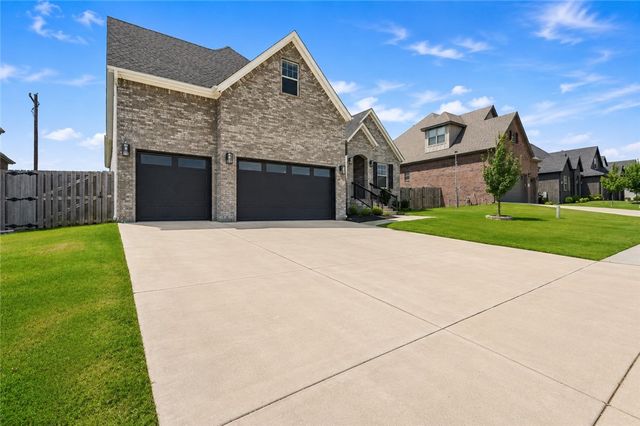 1105 SW Alleghany Avenue, Bentonville, AR 72713