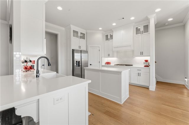1105 SW Alleghany Avenue, Bentonville, AR 72713