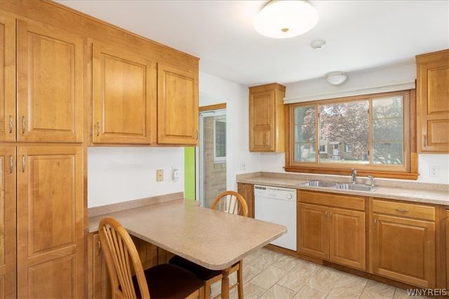 40 Lennox Avenue, Amherst, NY 14226
