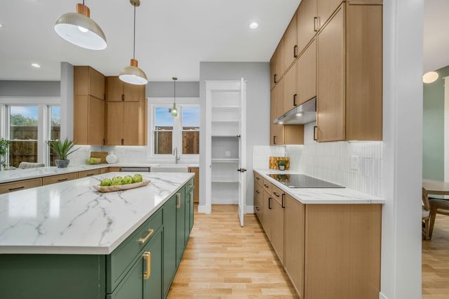 6047 Velasco Avenue, Dallas, TX 75206