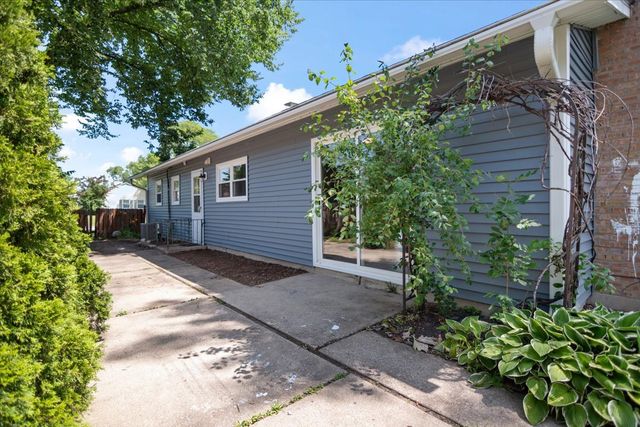 500 Cherry Circle, Glenview, IL 60025