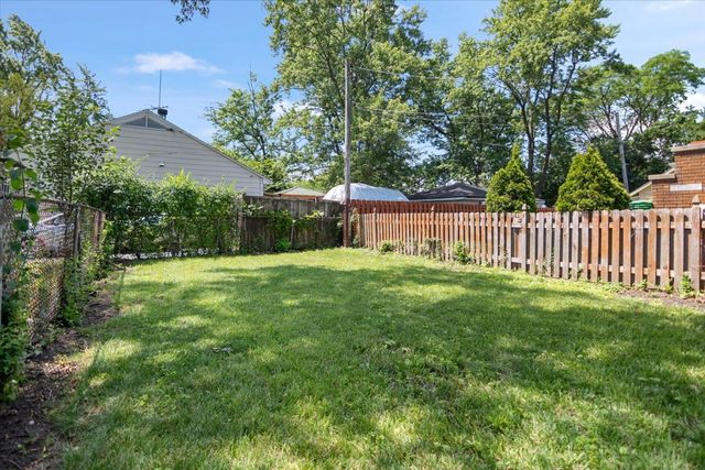 500 Cherry Circle, Glenview, IL 60025