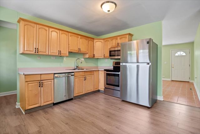 500 Cherry Circle, Glenview, IL 60025