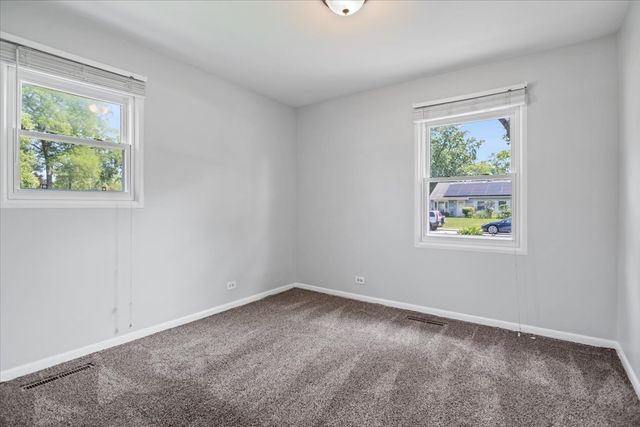 500 Cherry Circle, Glenview, IL 60025