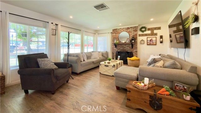 13888 Hubbard, Sylmar (los Angeles), CA 91342