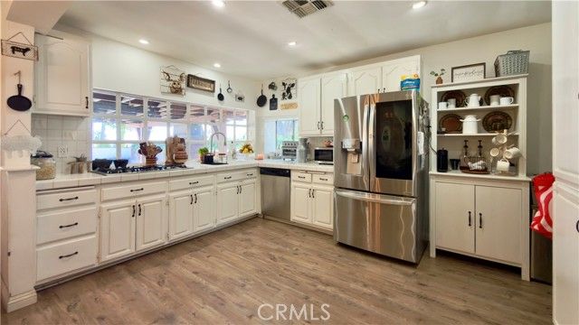 13888 Hubbard, Sylmar (los Angeles), CA 91342