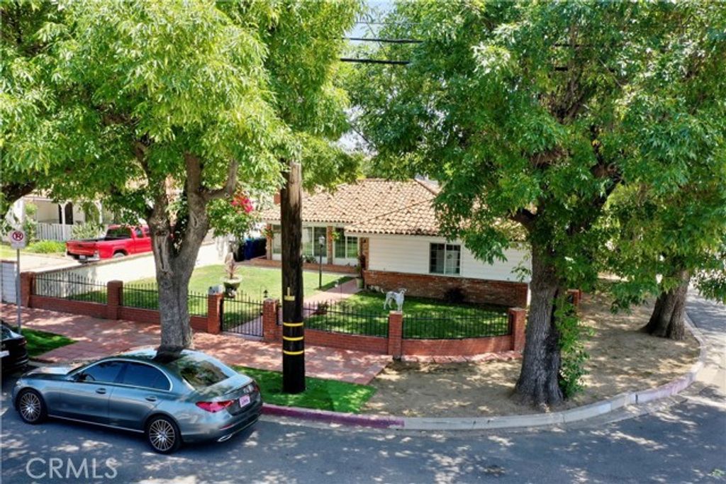 13888 Hubbard, Sylmar (los Angeles), CA 91342