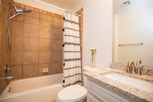 786 Breeze Cove, Fayetteville, AR 72703