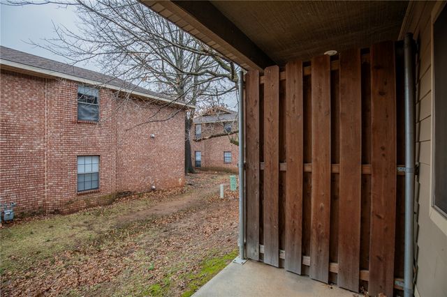 786 Breeze Cove, Fayetteville, AR 72703
