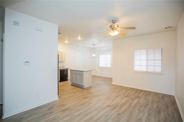 786 Breeze Cove, Fayetteville, AR 72703