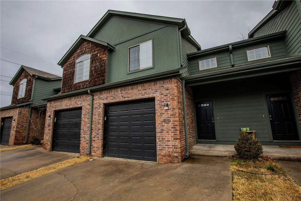 786 Breeze Cove, Fayetteville, AR 72703