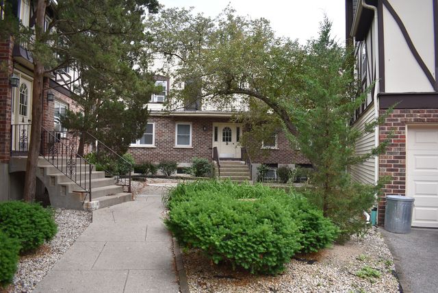 844 Village Quarter Road B5, West Dundee, IL 60118